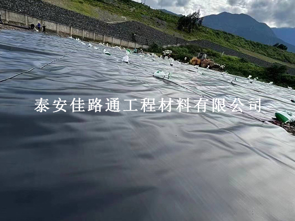 拒絕返工與滲漏:垃圾填埋場防滲膜核心施工技